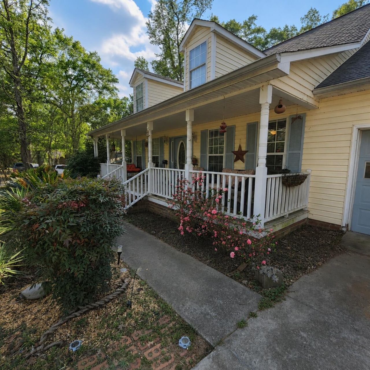384 Suwanee Drive Photo 5
