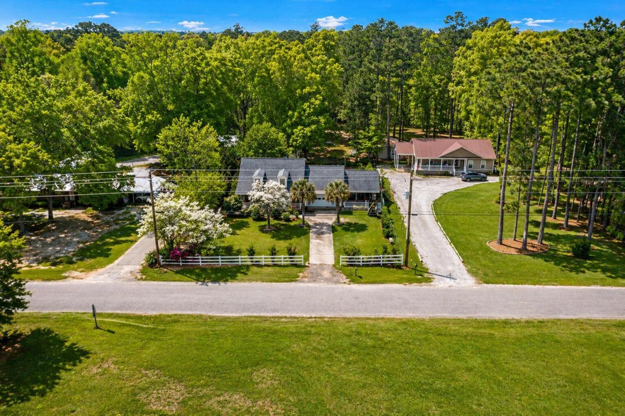 384 Suwanee Drive Photo 7