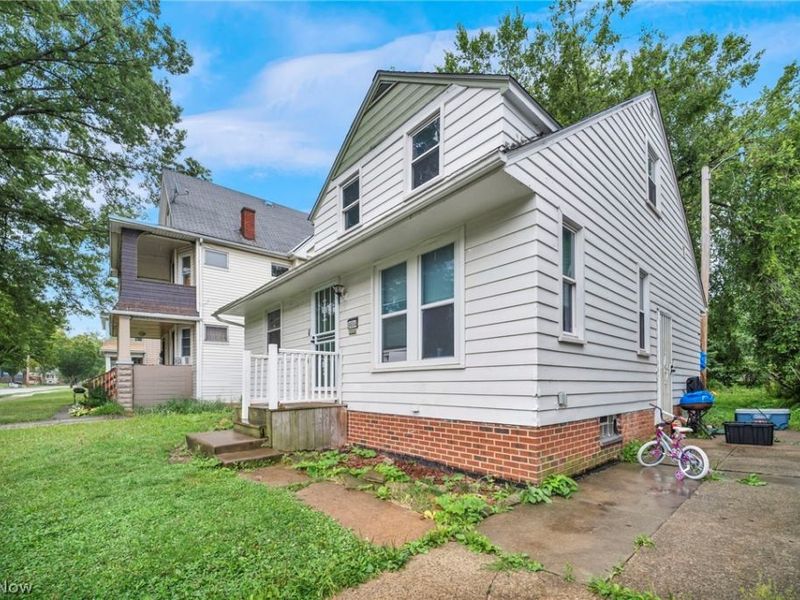 9604 Hilgert Drive, Cleveland, OH 44104 Photo 6