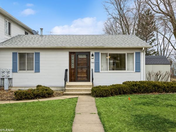 760 Pleasant Street , Woodstock, IL 60098