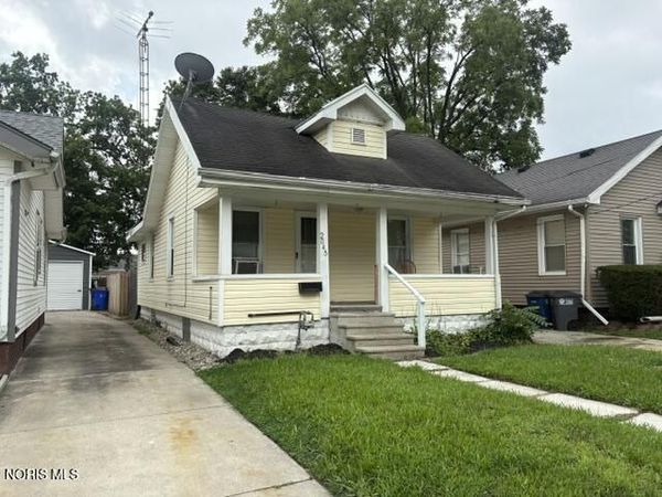 2045 Fairfax Road , Toledo, OH 43613