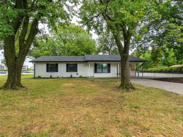 308 E Stadium Road , Bixby, OK 74008