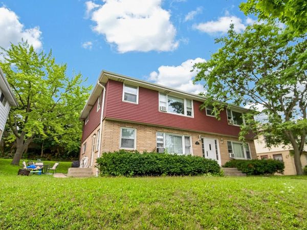 809 John STREET, Waukesha, WI 53188