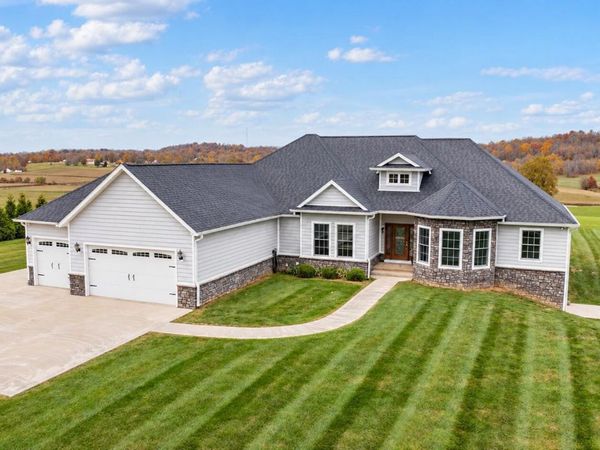101 Graclyn Court, Newark, OH 43056