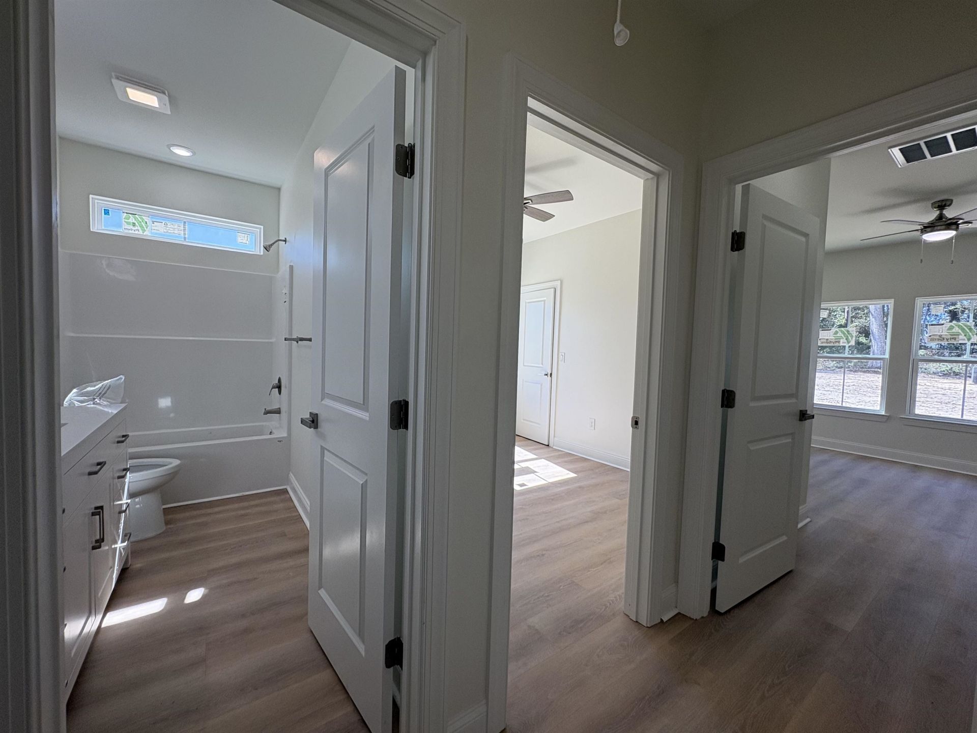 4340 Mineola Ave. Photo 7