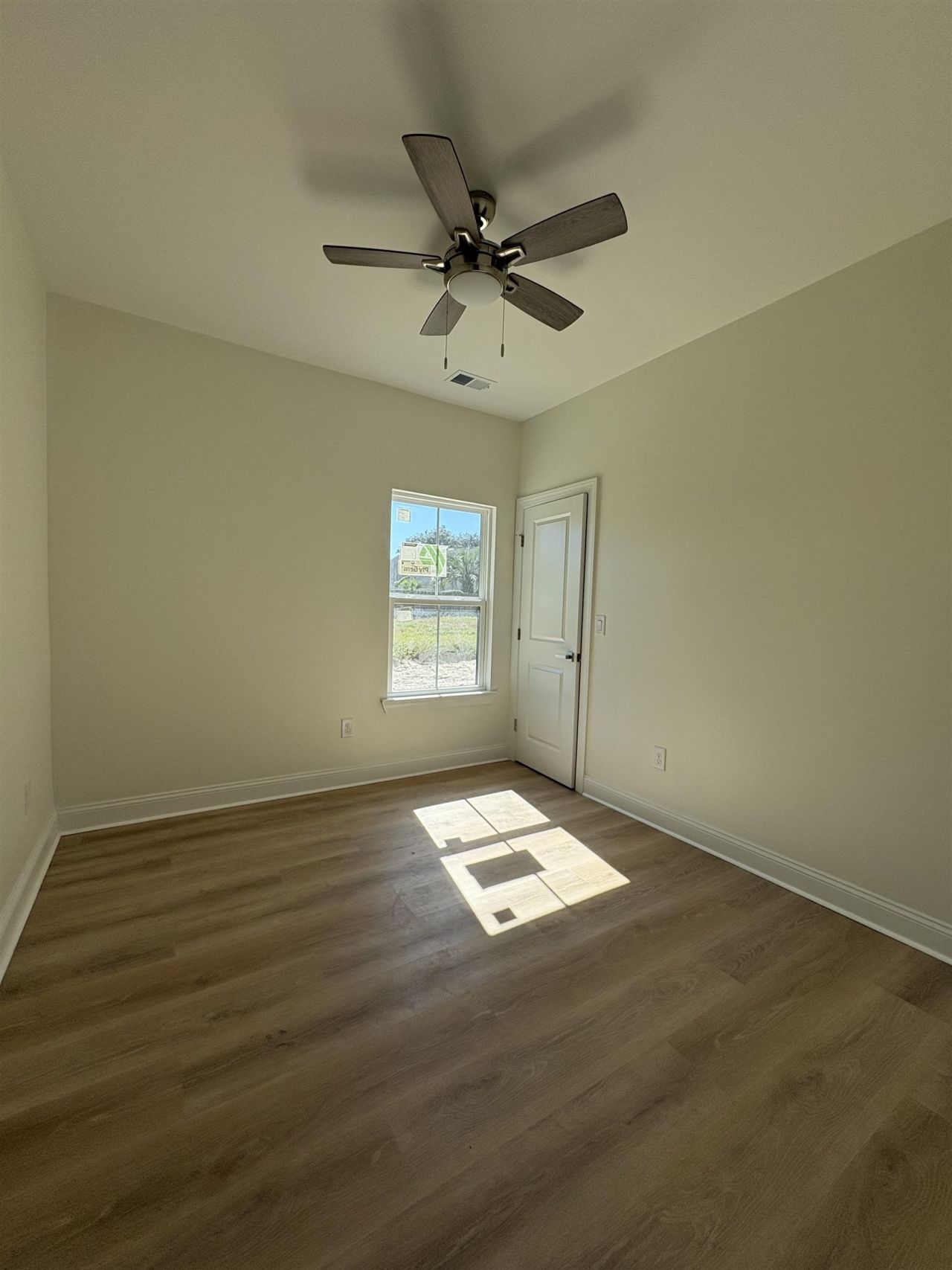 4340 Mineola Ave. Photo 9
