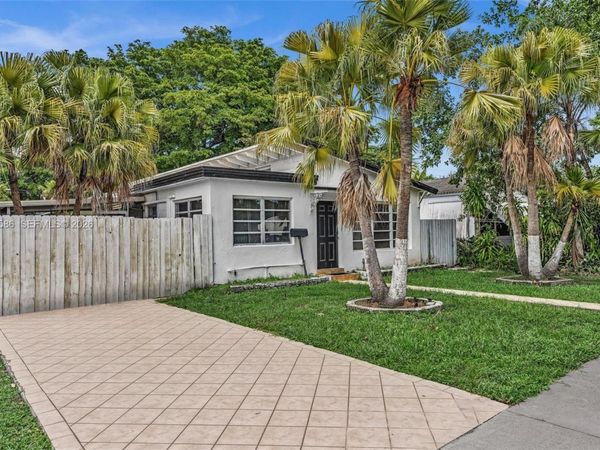 1943 Rodman St , Hollywood, FL 33020