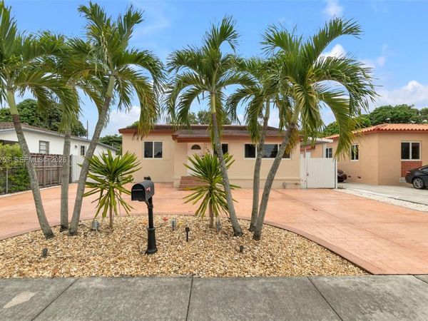 142 W 35th St , Hialeah, FL 33012