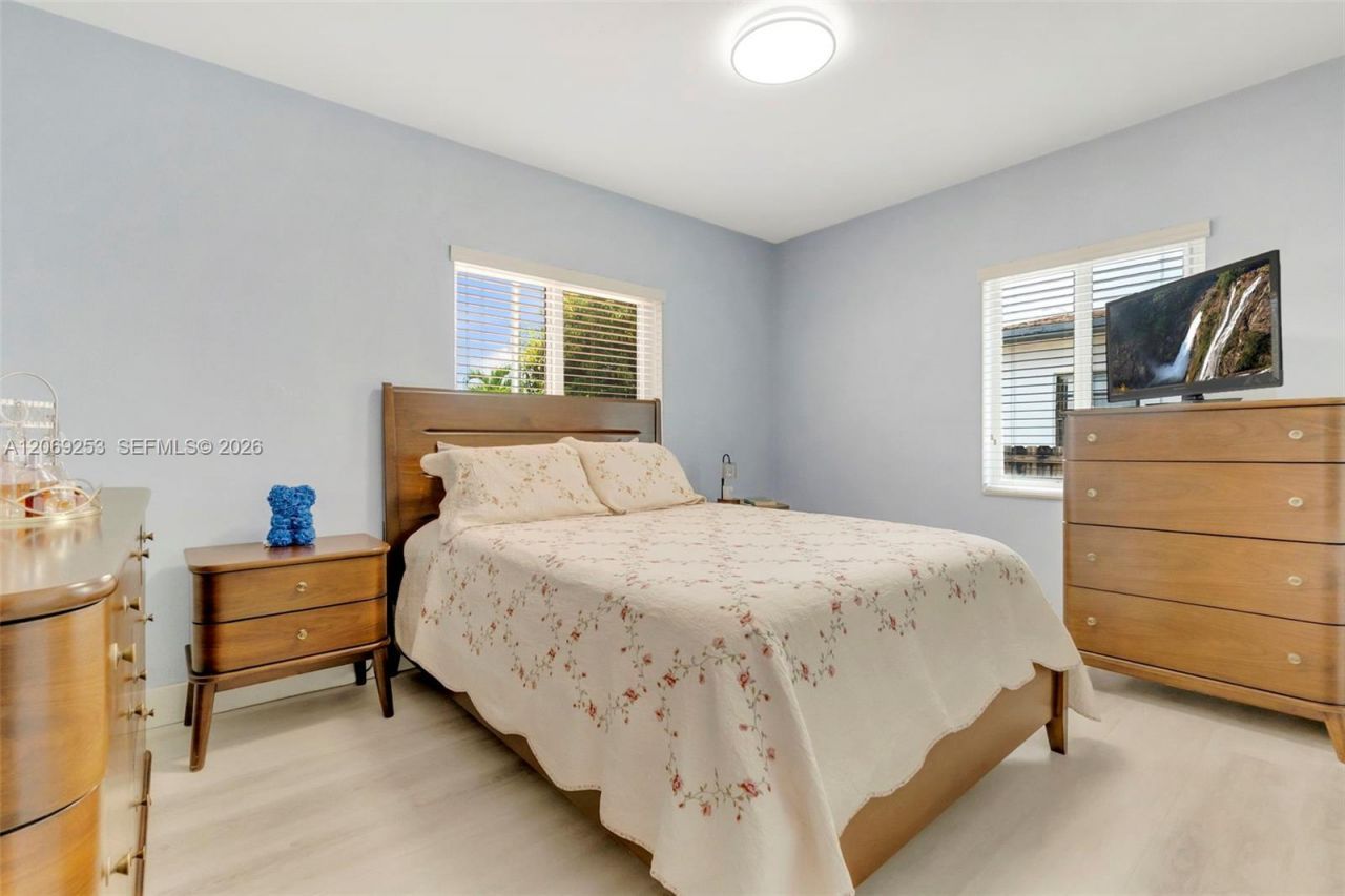 142 W 35th St , Hialeah, FL 33012 Photo