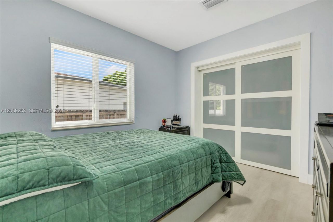 142 W 35th St , Hialeah, FL 33012 Photo