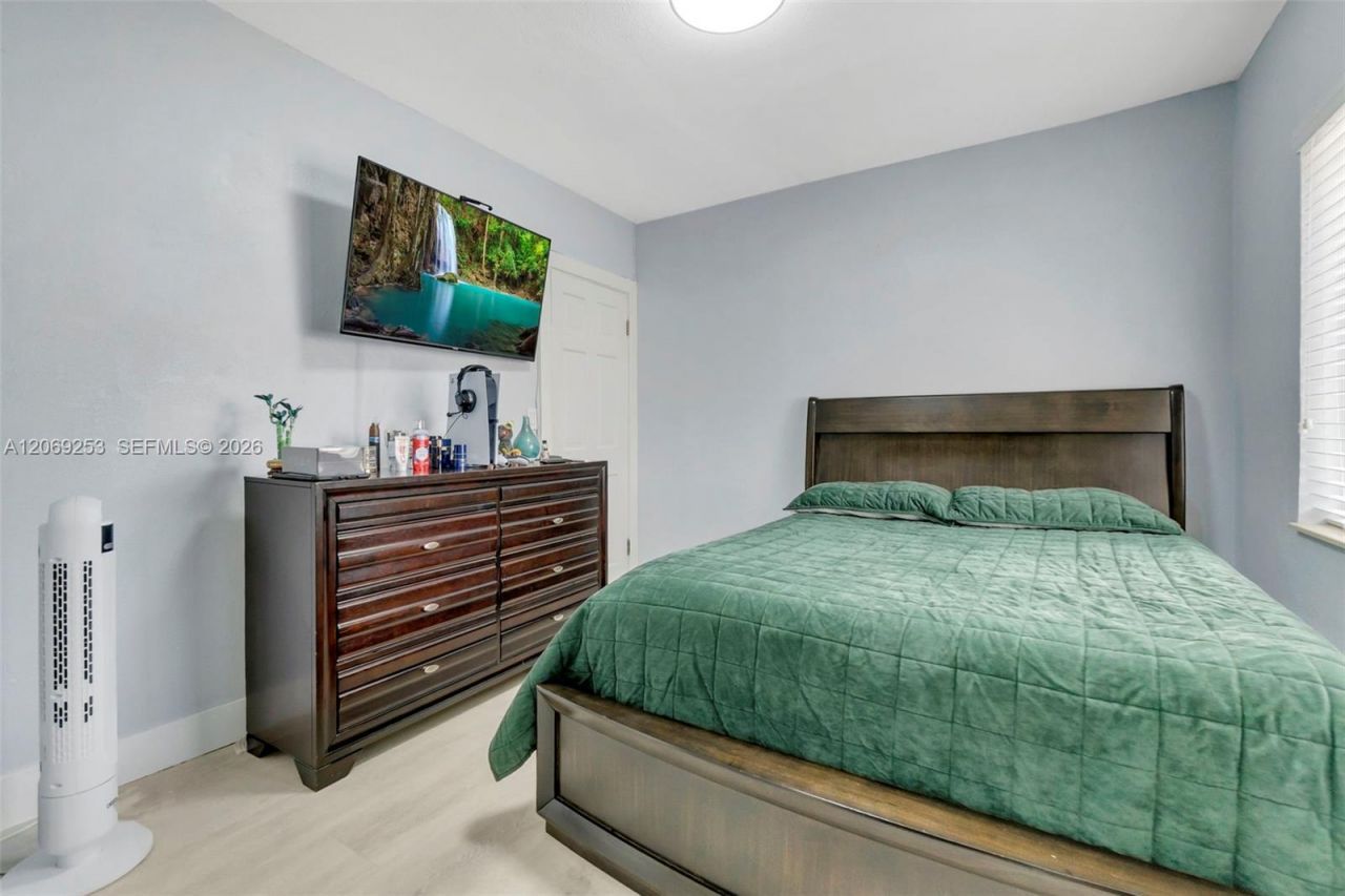 142 W 35th St , Hialeah, FL 33012 Photo
