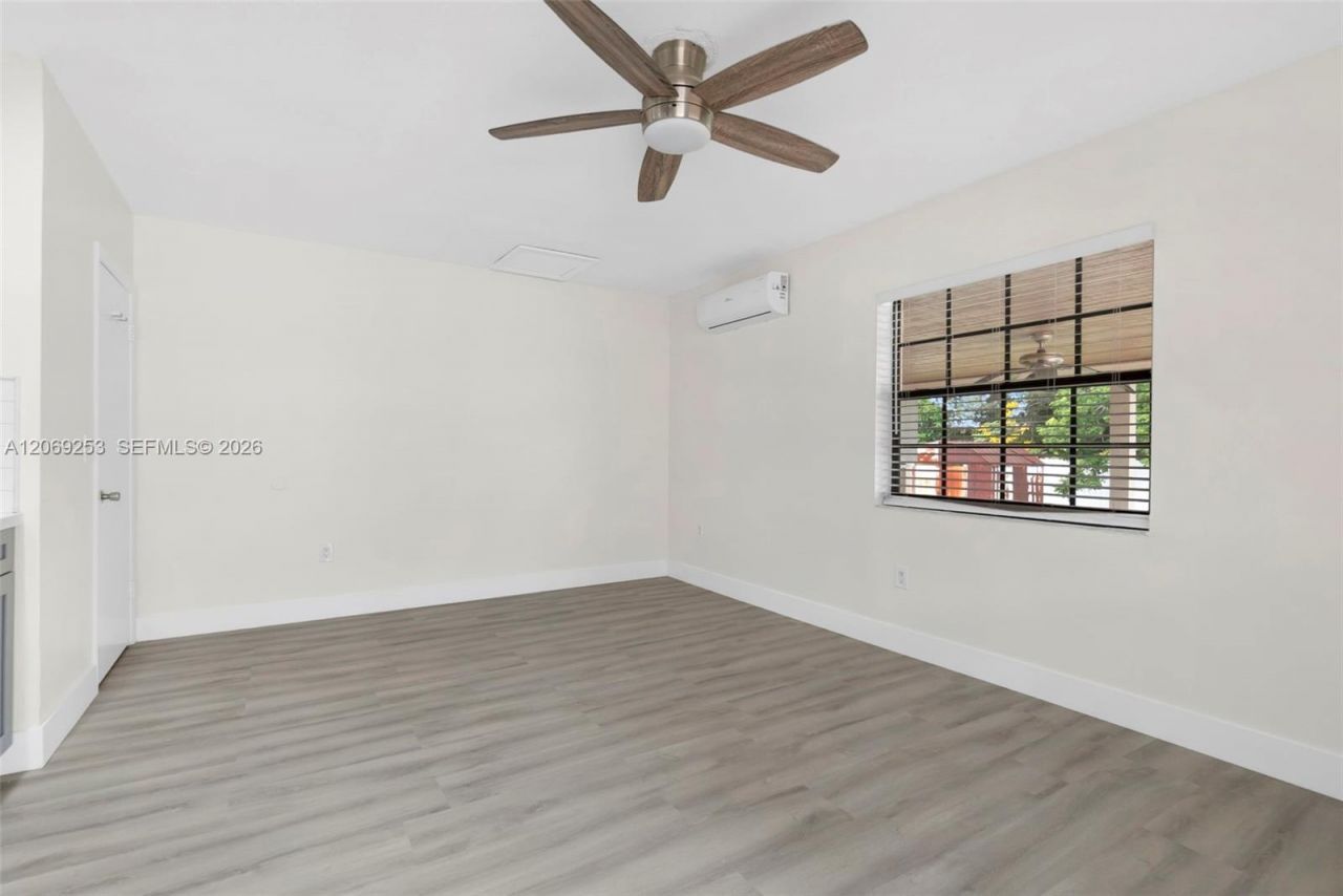 142 W 35th St , Hialeah, FL 33012 Photo