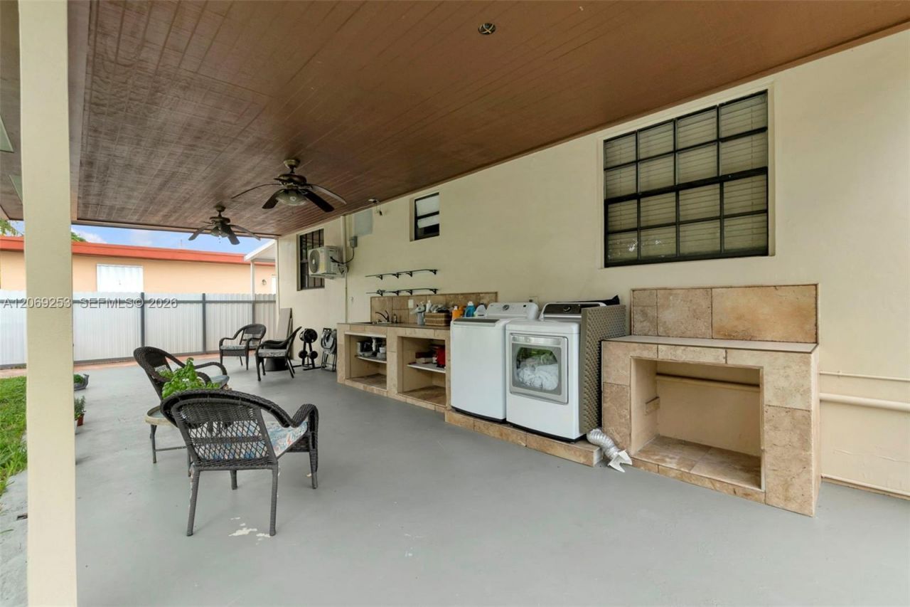 142 W 35th St , Hialeah, FL 33012 Photo