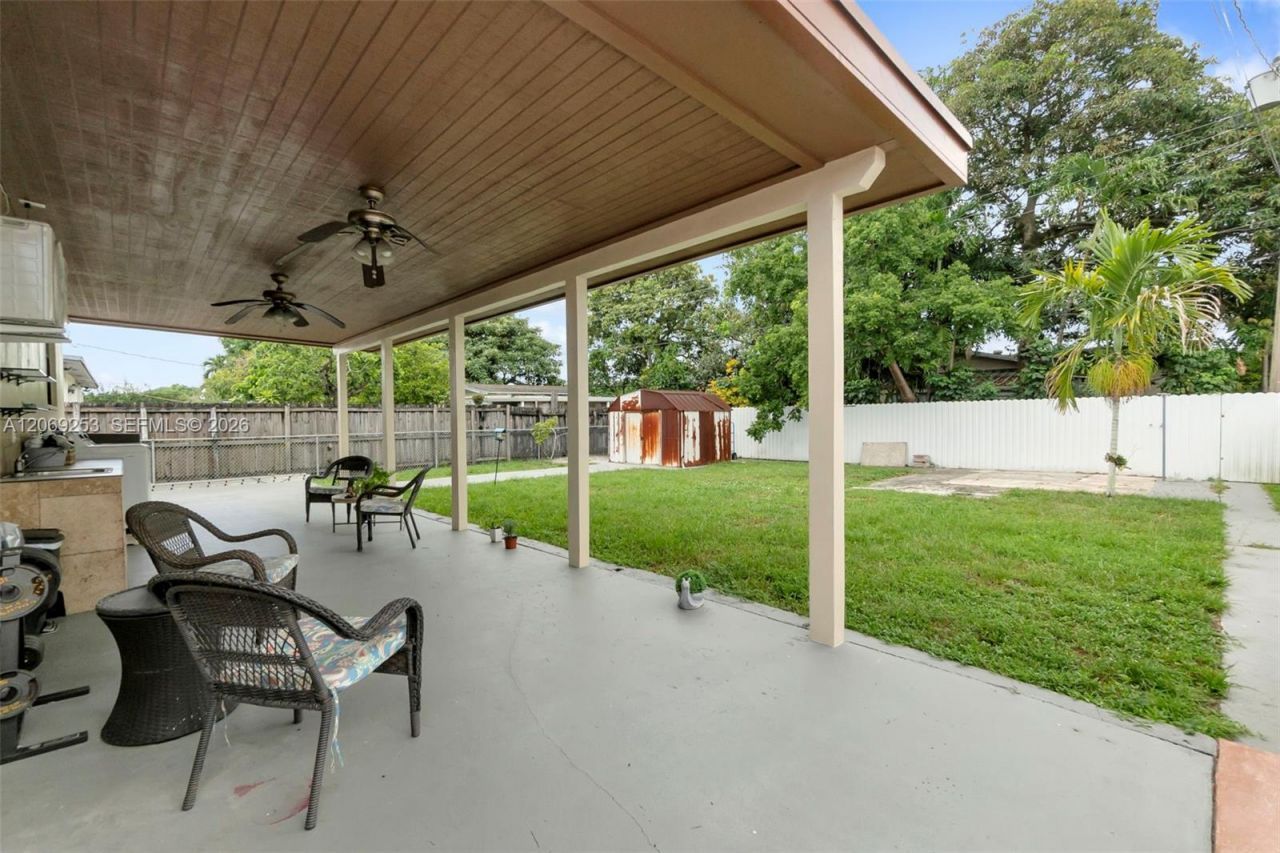 142 W 35th St , Hialeah, FL 33012 Photo