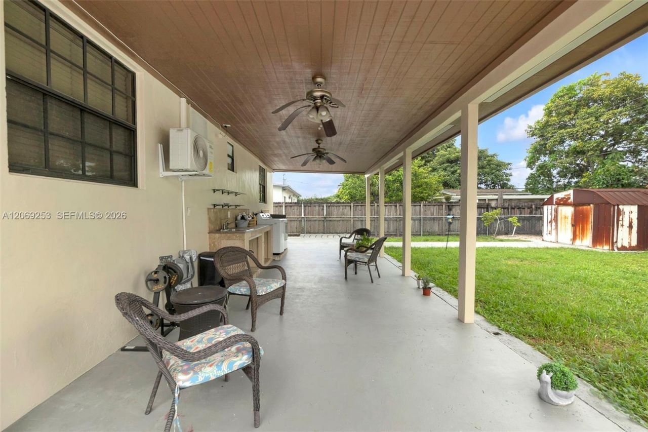 142 W 35th St , Hialeah, FL 33012 Photo