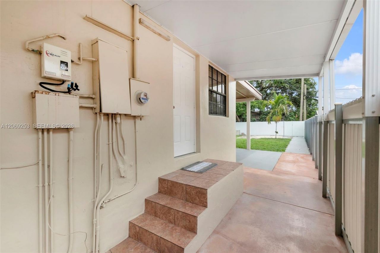 142 W 35th St , Hialeah, FL 33012 Photo