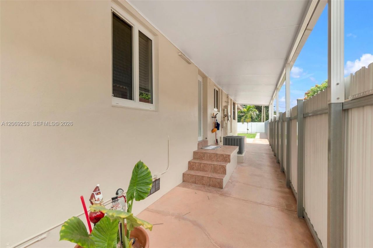 142 W 35th St , Hialeah, FL 33012 Photo