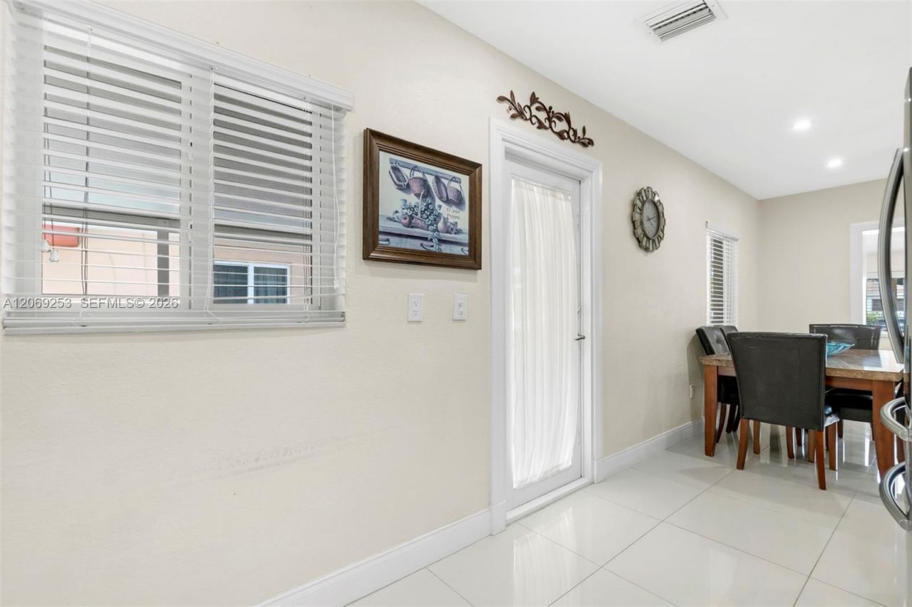 142 W 35th St , Hialeah, FL 33012 Photo