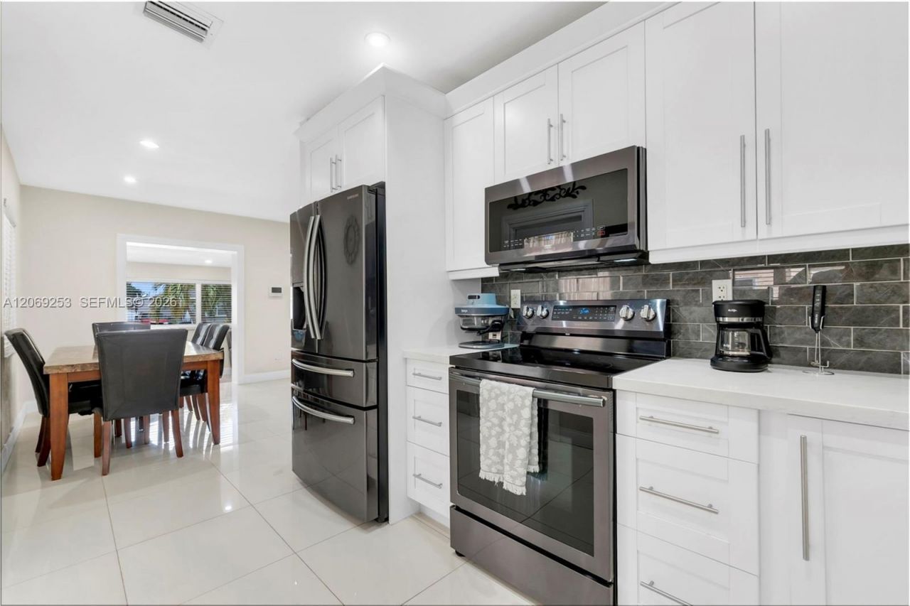 142 W 35th St , Hialeah, FL 33012 Photo