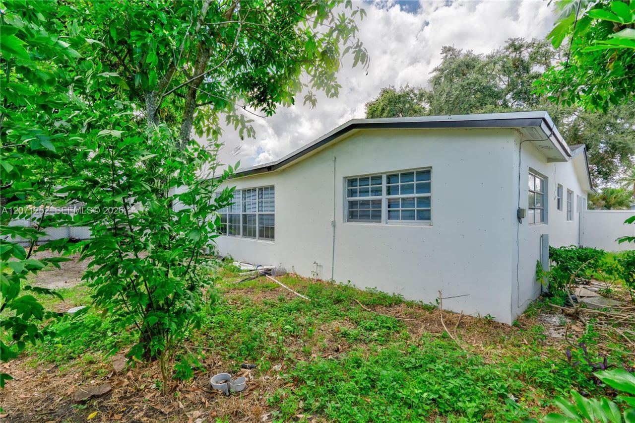 7636 Alhambra Blvd , Miramar, FL 33023 Photo