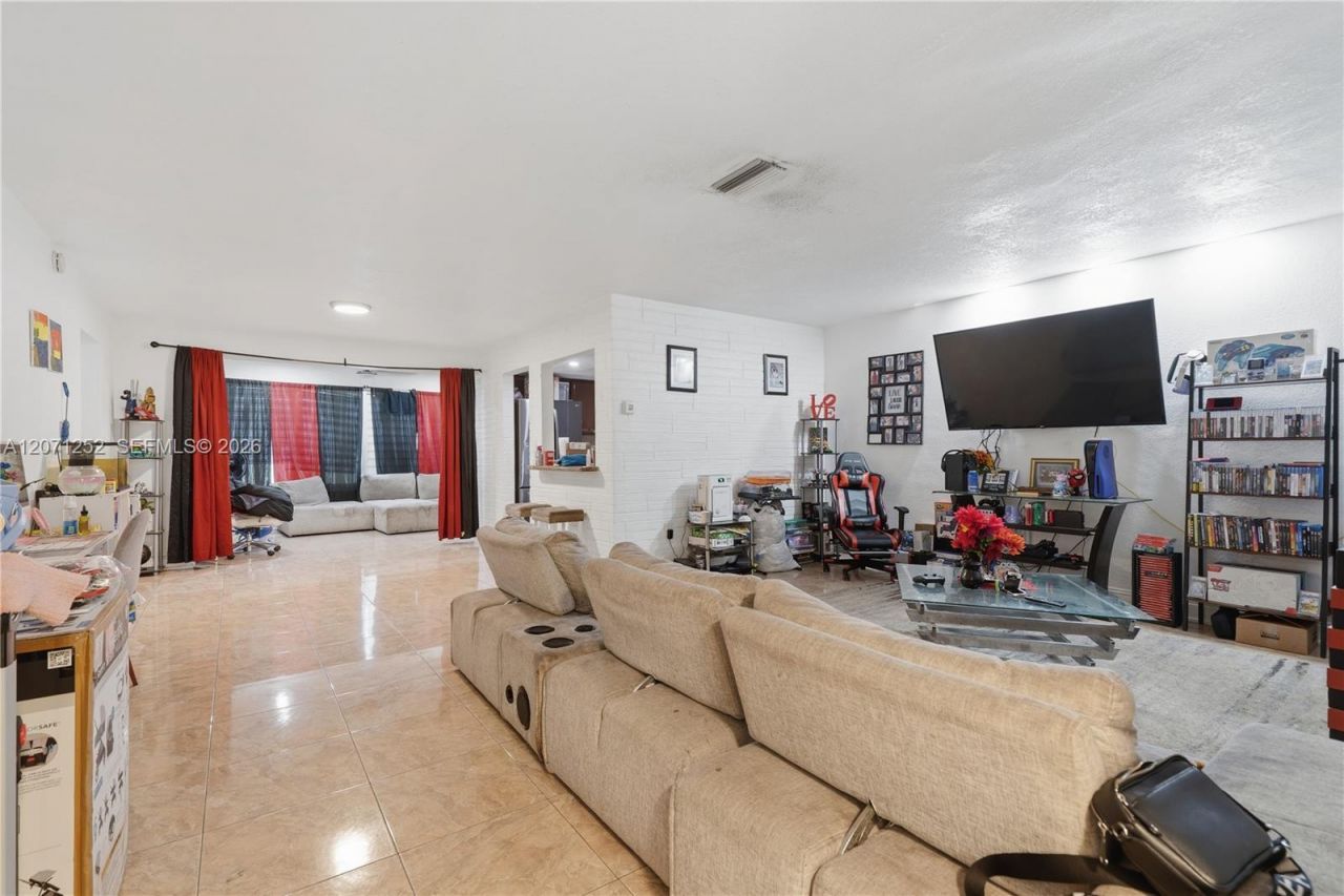 7636 Alhambra Blvd , Miramar, FL 33023 Photo