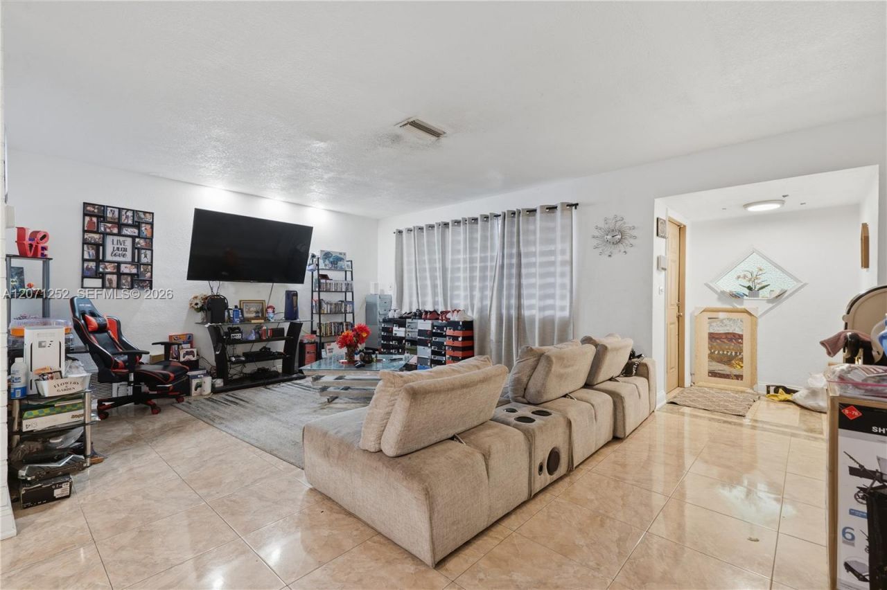 7636 Alhambra Blvd , Miramar, FL 33023 Photo
