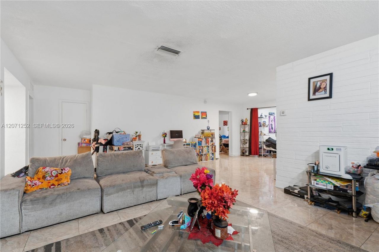 7636 Alhambra Blvd , Miramar, FL 33023 Photo