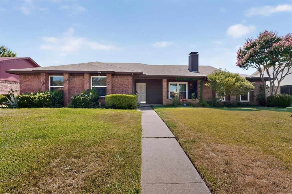 304 Cole Street, Garland, TX 75040 Main Photo