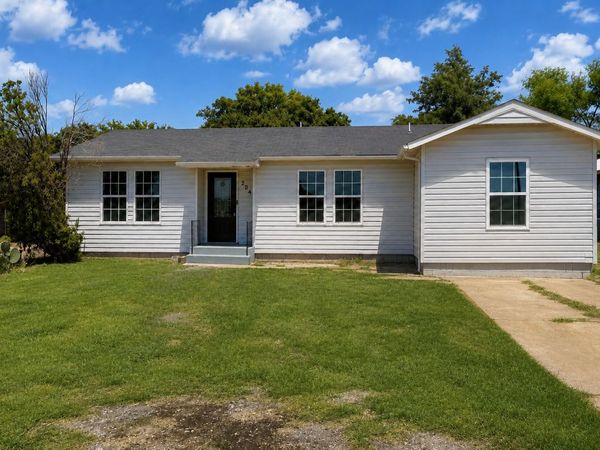204 Summit Street , Marietta, OK 73448