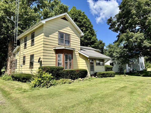 335 N Washington Street , Tiskilwa, IL 61368