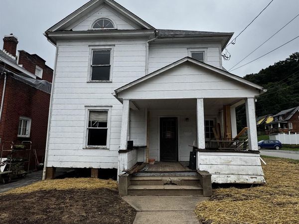 519 Center Avenue, Weston, WV 26452