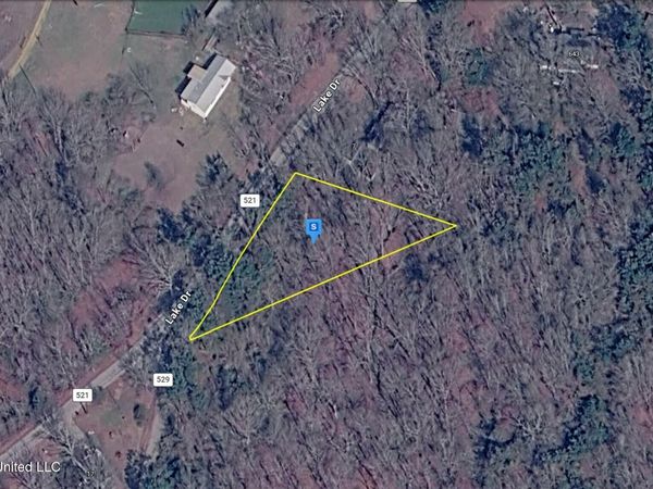 5 Co Rd 521 , Como, MS 38619