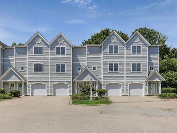 140 Commonwealth Ave, Unit 23, North Attleboro, MA 02776