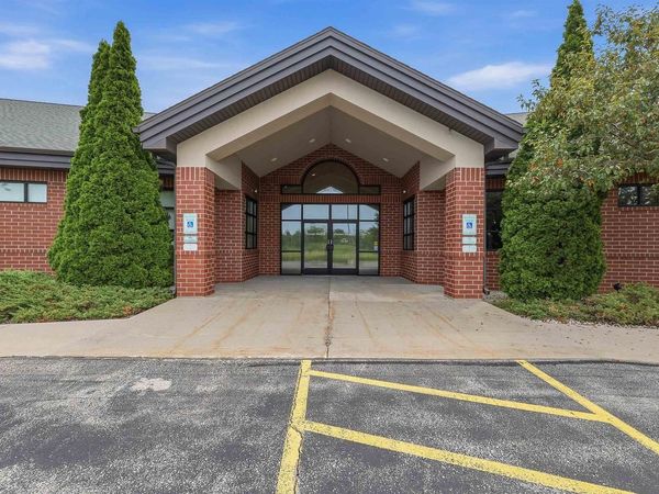 180 KNIGHTS WAY #200, Fond Du Lac, WI 54935