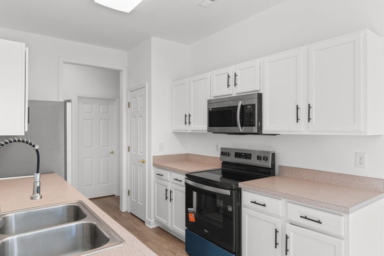 820 Clarion Ct. Photo 4