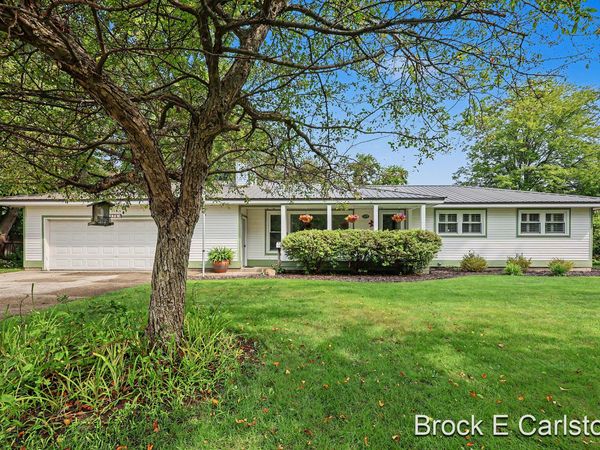 1576 Hendrick Road, Norton Shores, MI 49441