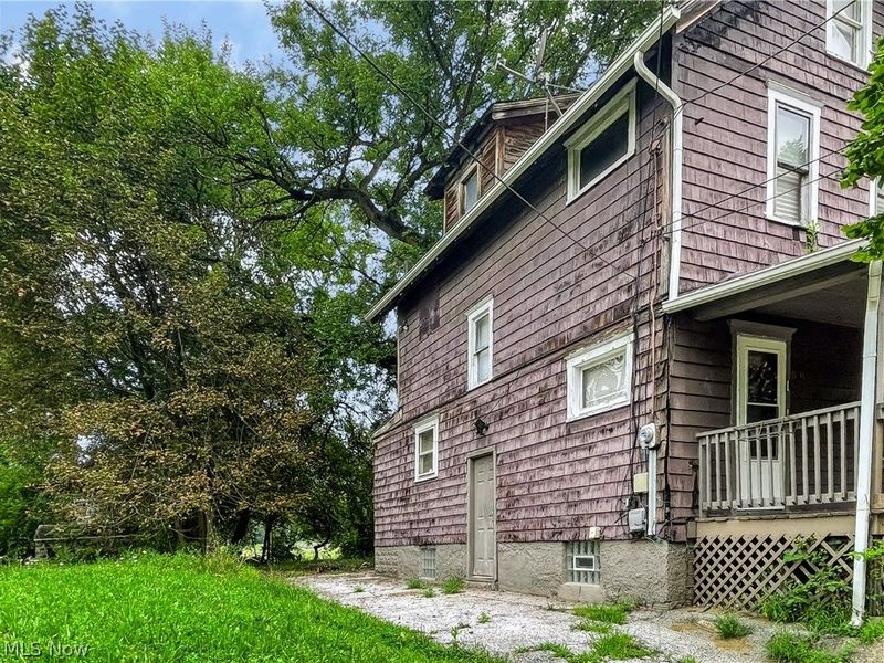 898 Haynes Street , Akron, OH 44307 Photo 16
