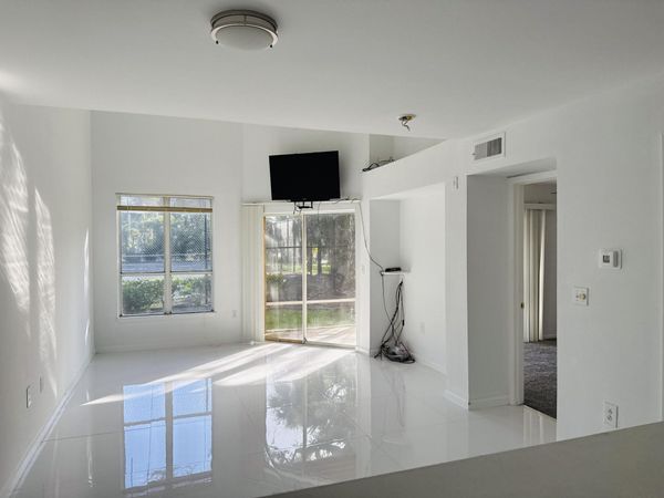 4791 Via Palm Lakes, Unit 1706, West Palm Beach, FL 33417