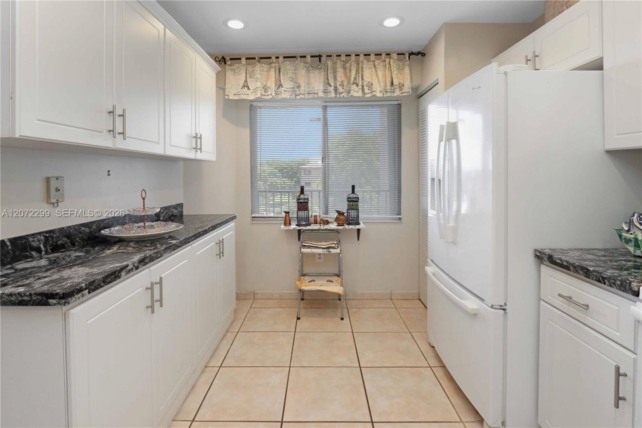 850 SW 138th Ave , Unit 408D, Pembroke Pines, FL 33027 Photo