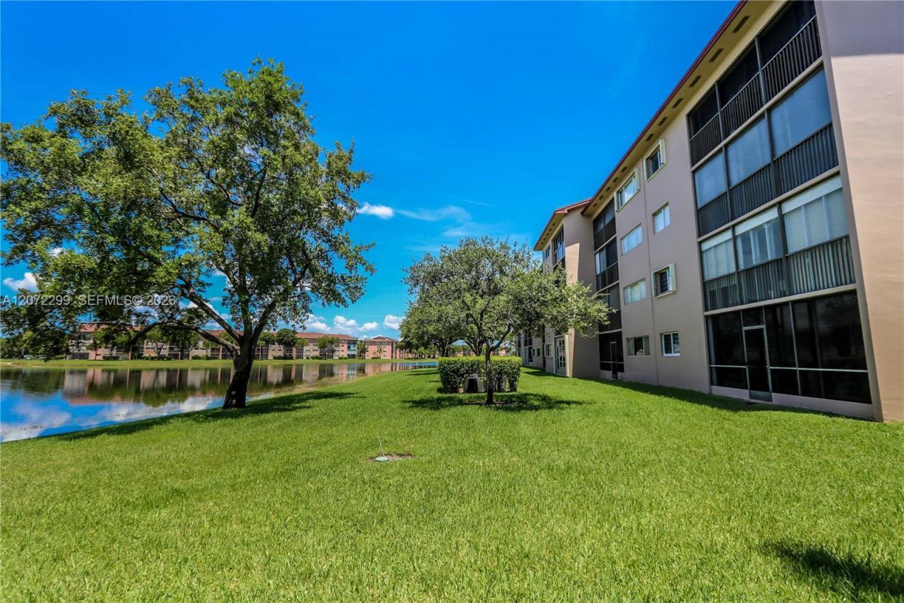 850 SW 138th Ave , Unit 408D, Pembroke Pines, FL 33027 Photo