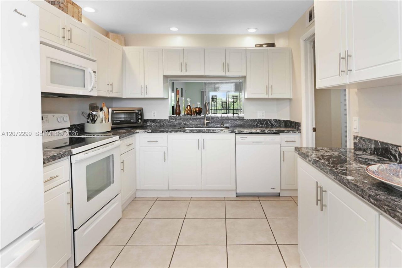 850 SW 138th Ave , Unit 408D, Pembroke Pines, FL 33027 Photo