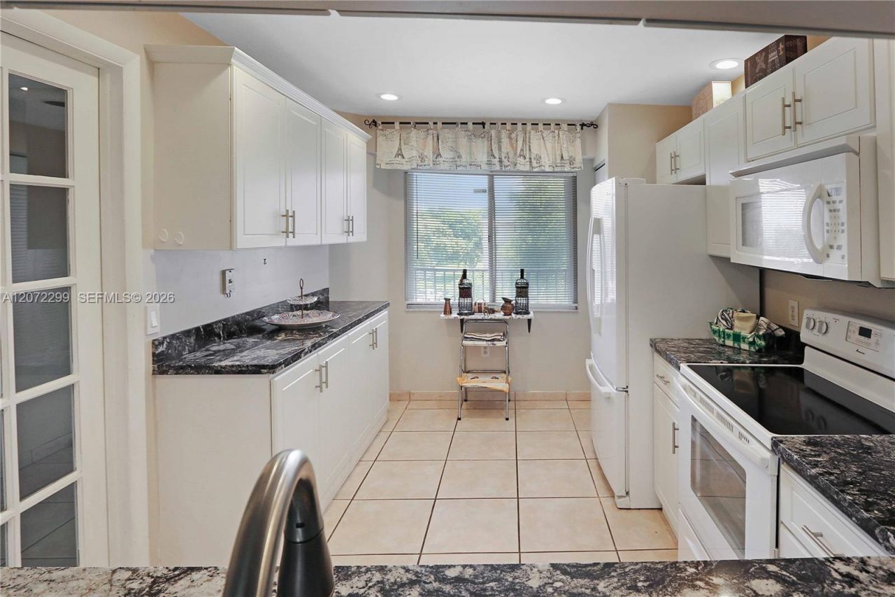 850 SW 138th Ave , Unit 408D, Pembroke Pines, FL 33027 Photo