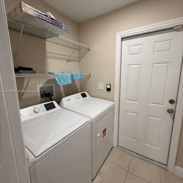 19229 E Lake Dr , Hialeah, FL 33015 Photo