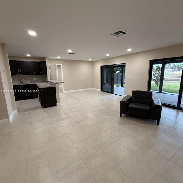 19229 E Lake Dr , Hialeah, FL 33015 Photo
