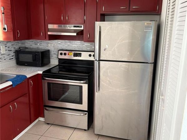 2826 Van Buren St , Unit 18, Hollywood, FL 33020