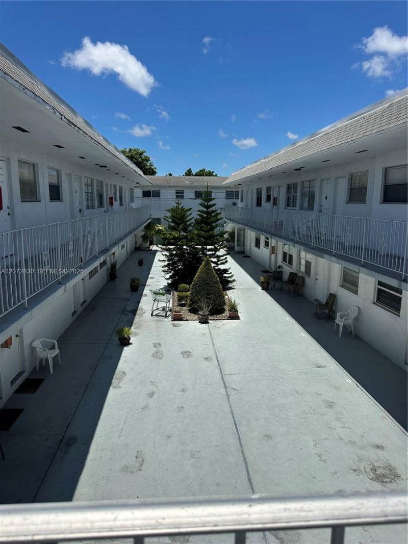 2826 Van Buren St , Unit 18, Hollywood, FL 33020 Photo