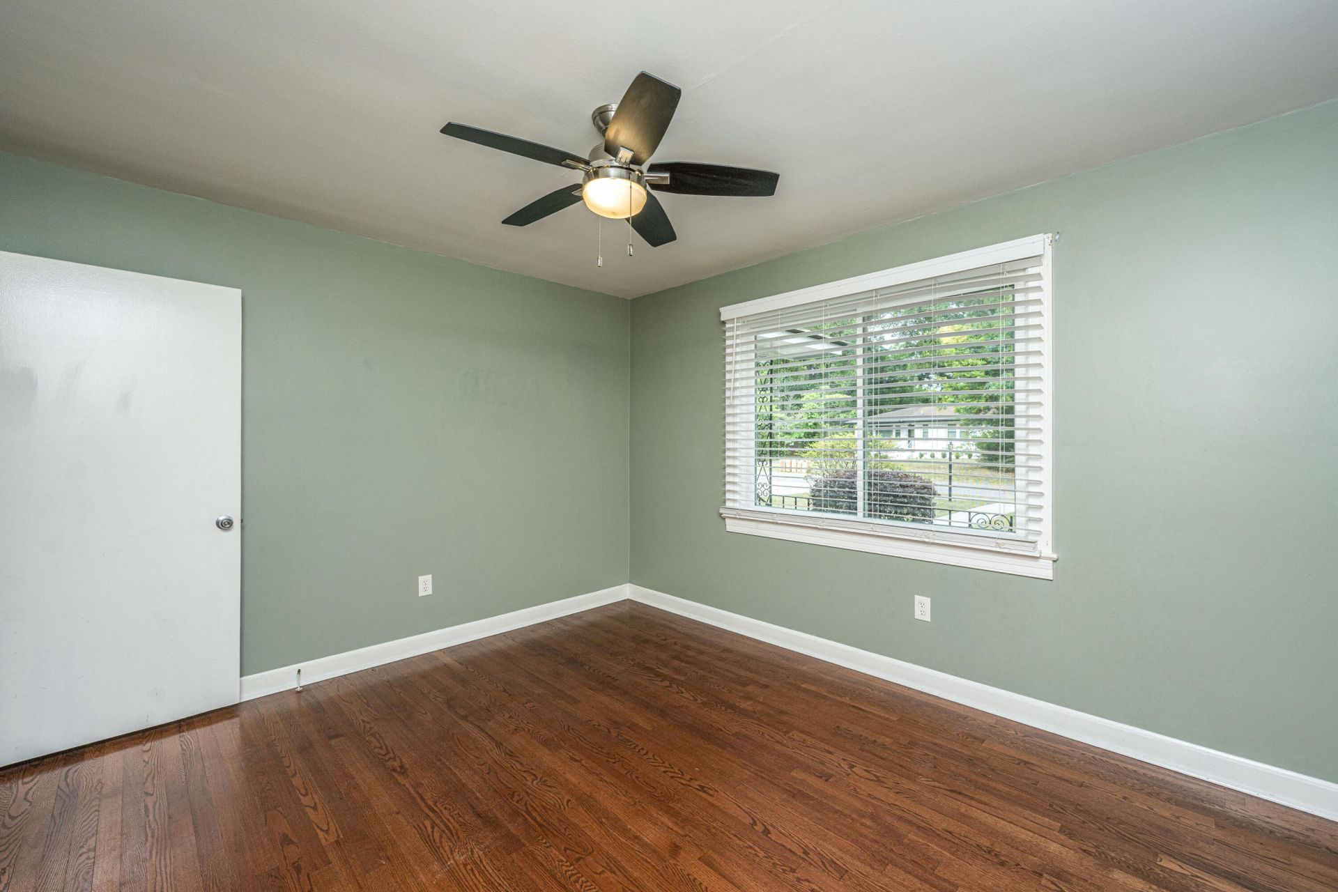 5112 Victoria Avenue Photo 32