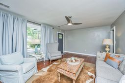 5112 Victoria Avenue photo 4
