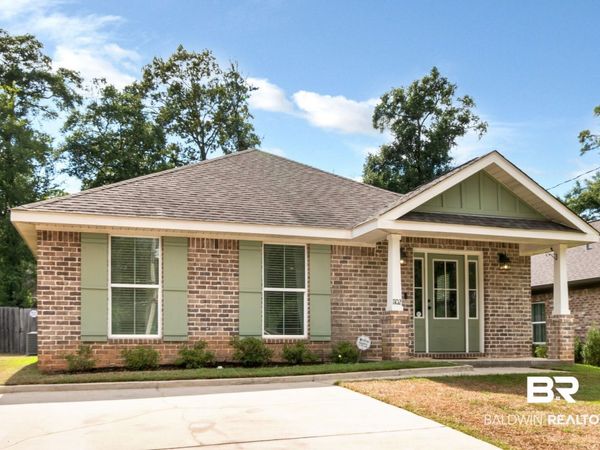 1102 Pinemont Dr, Mobile, AL 36609
