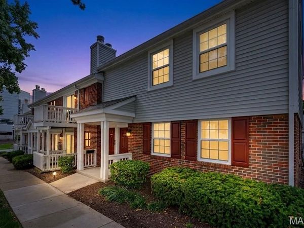 8816 Eager Road , Brentwood, MO 63144
